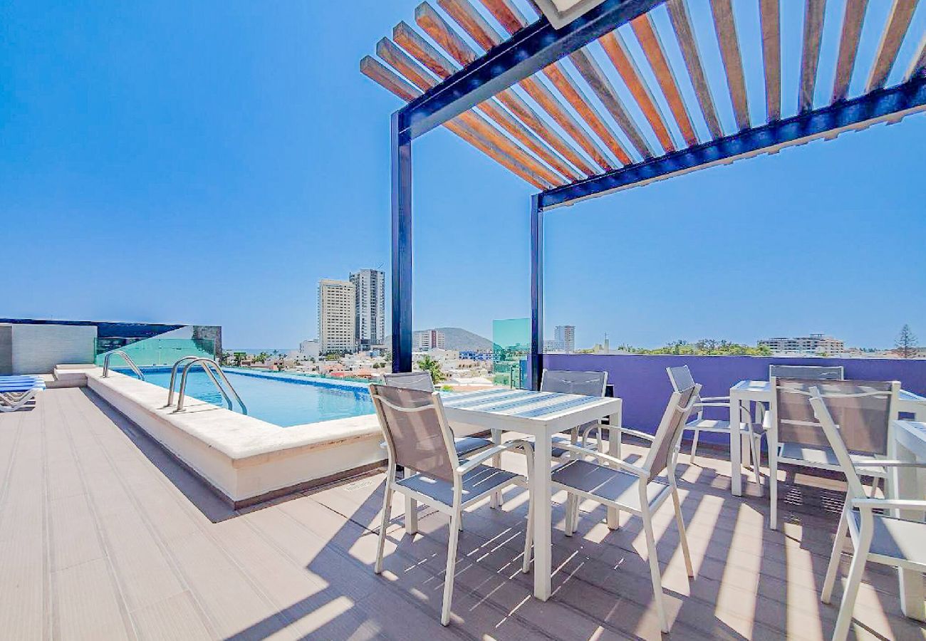 Condominium in Mazatlán - Lujoso Condominio Tiburon a 3 Cuadras de la Playa 