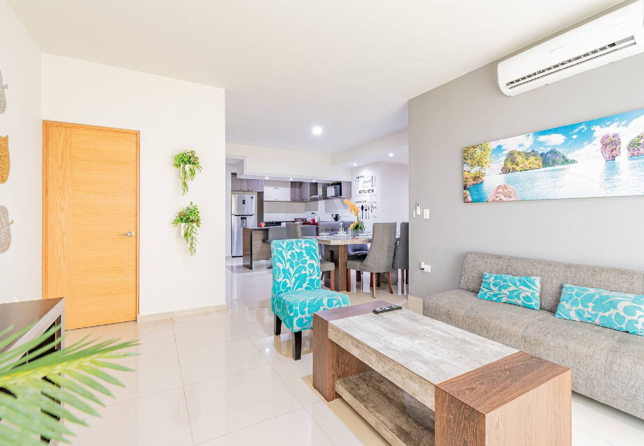 Condominium in Mazatlán - Lujoso Condominio Tiburon a 3 Cuadras de la Playa 