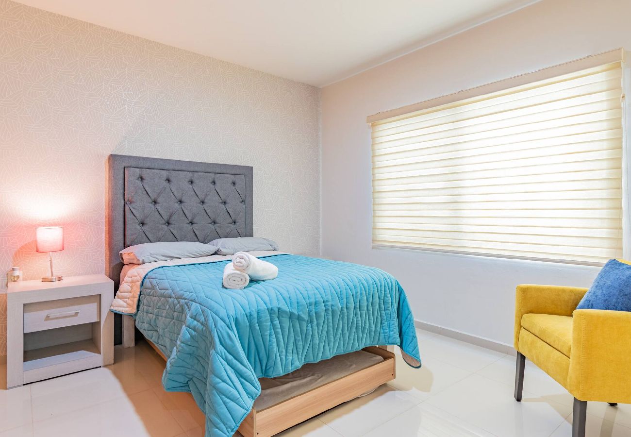 Condominium in Mazatlán - Lujoso Condominio Tiburon a 3 Cuadras de la Playa 