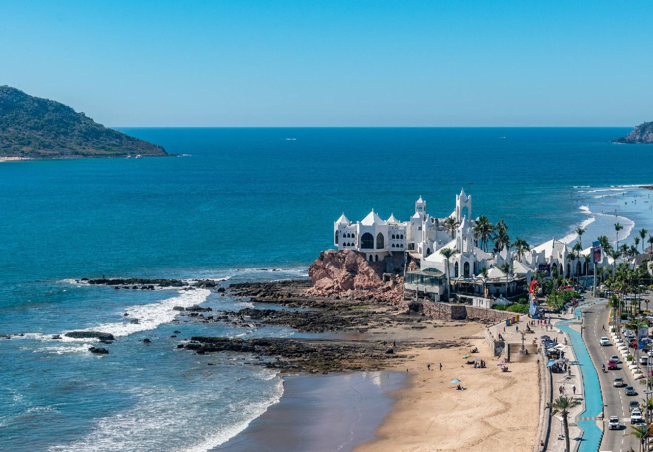 Apartment in Mazatlán - Vista Espectacular en Depa Sobre Malecon 