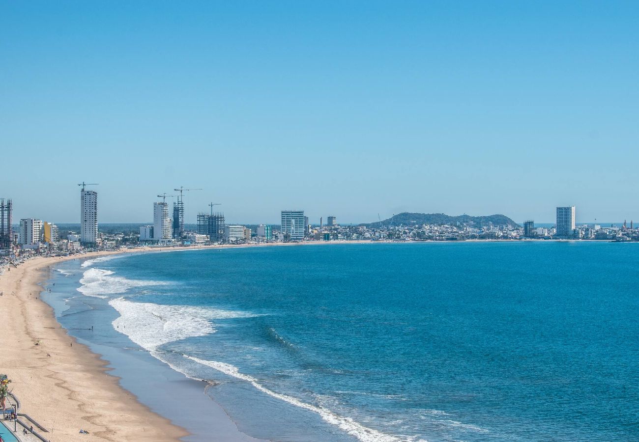 Apartment in Mazatlán - Vista Espectacular en Depa Sobre Malecon 