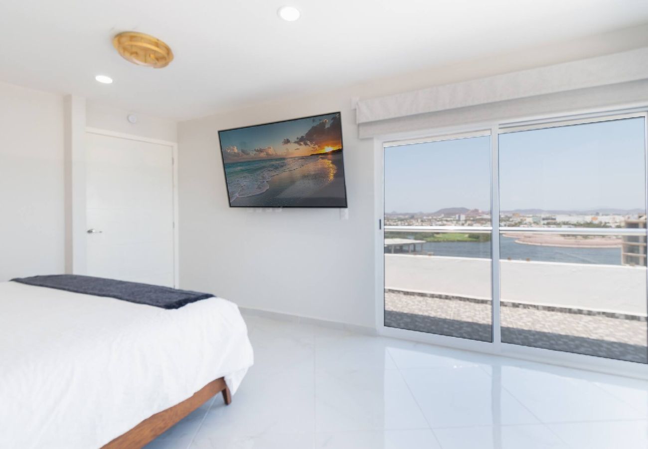 Condominium in Mazatlán - Preciosa Penthouse Con Vista Panoramica 