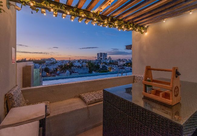 Apartment in Mazatlán - Penthouse Con Terraza en Zona Dorada 