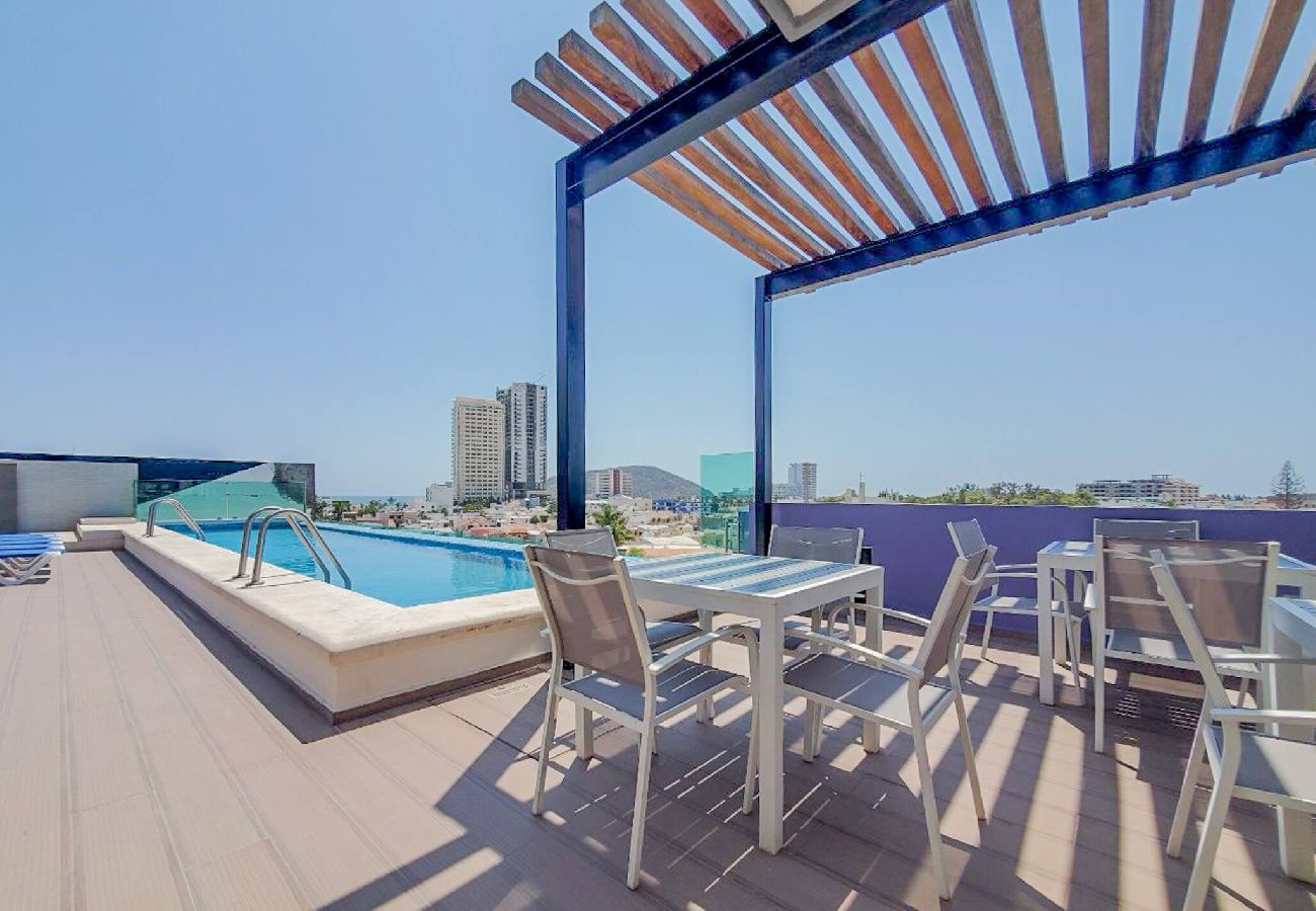 Apartment in Mazatlán - Penthouse Con Terraza en Zona Dorada 