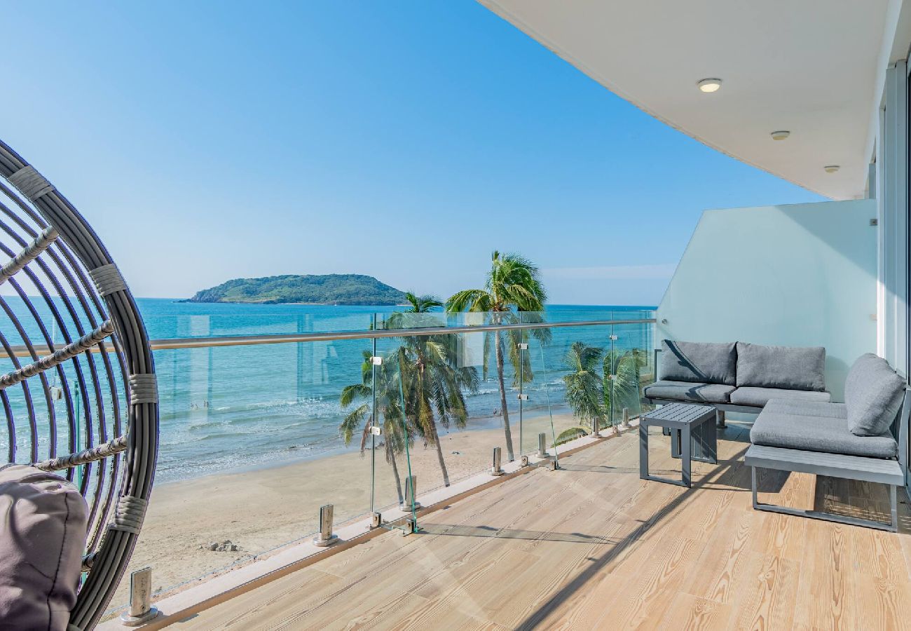 Apartment in Mazatlán - Hermoso Condo al Pie de la Playa 