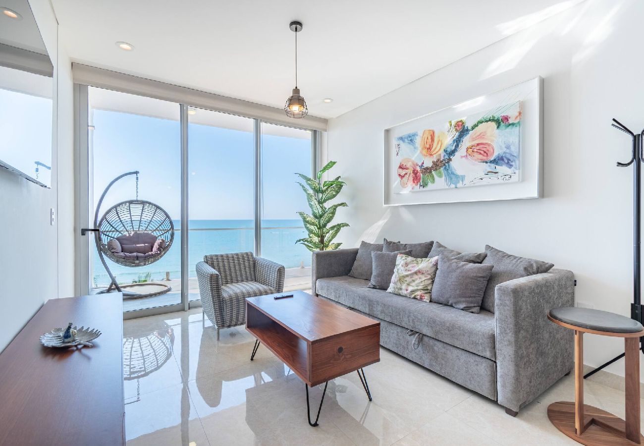 Apartment in Mazatlán - Hermoso Condo al Pie de la Playa 