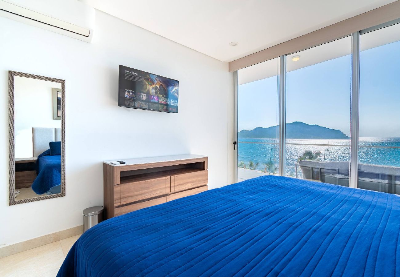 Apartment in Mazatlán - Hermoso Condo al Pie de la Playa 