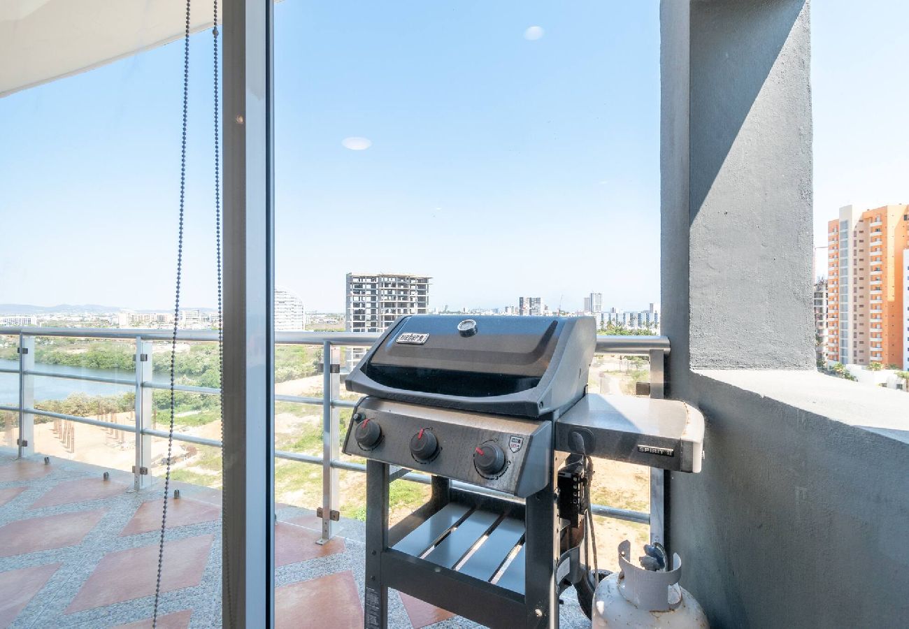 Condominium in Mazatlán - Elegante Condo a una Cuadra del Mar 