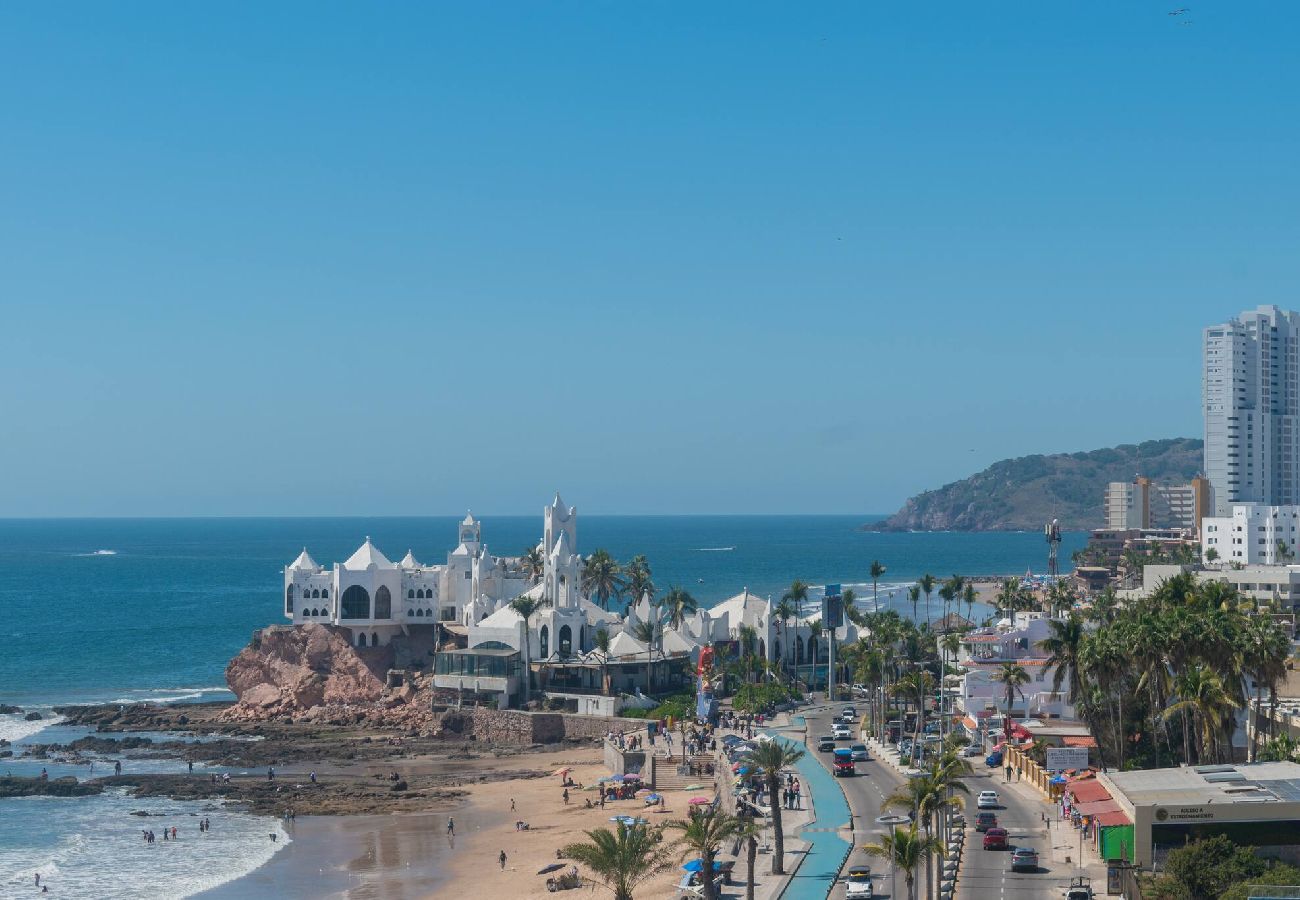 Apartment in Mazatlán - Depa en Malecon con Vista al Mar 