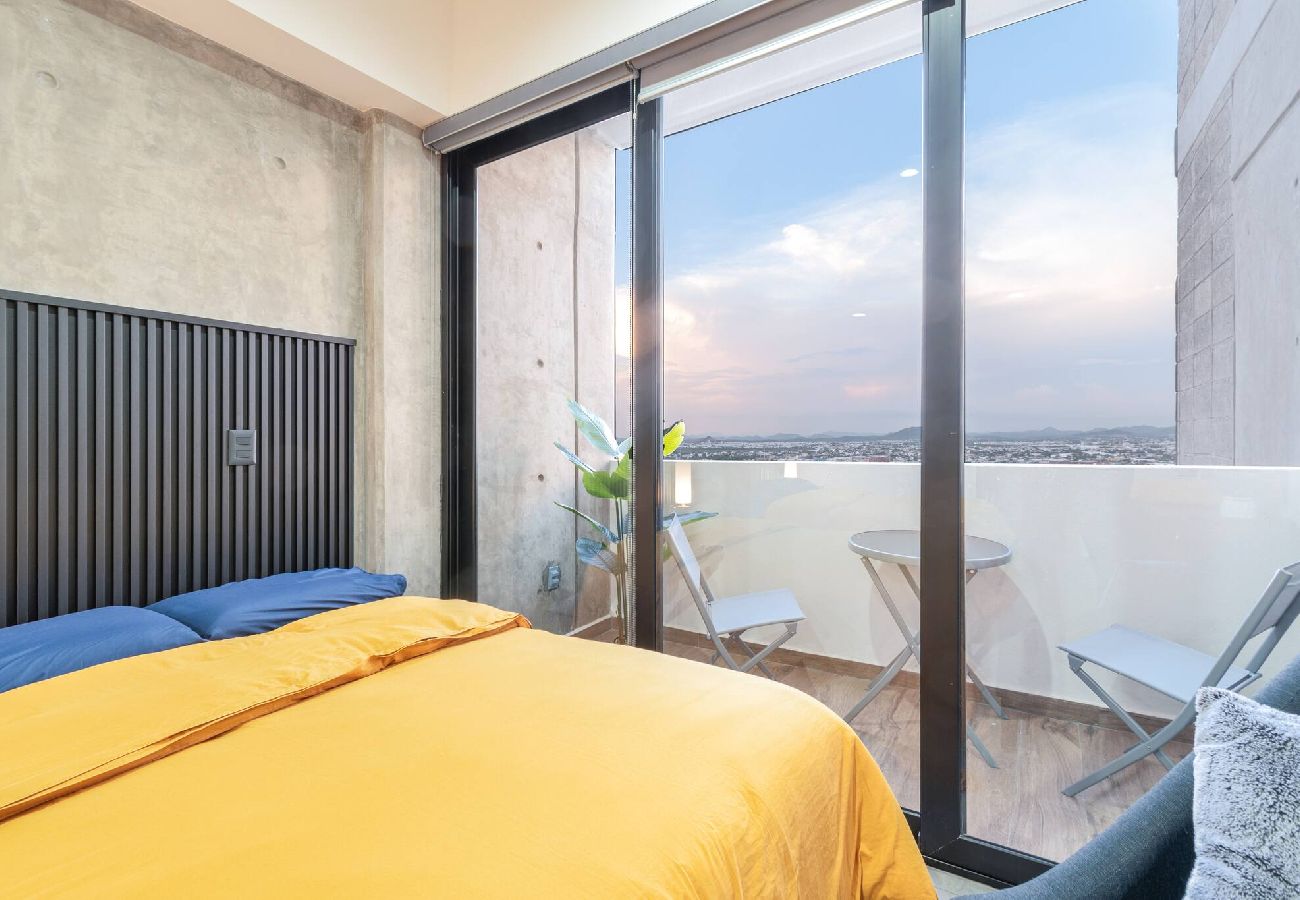 Apartment in Mazatlán - Piso 18 en Malecon con Vista al Mar 