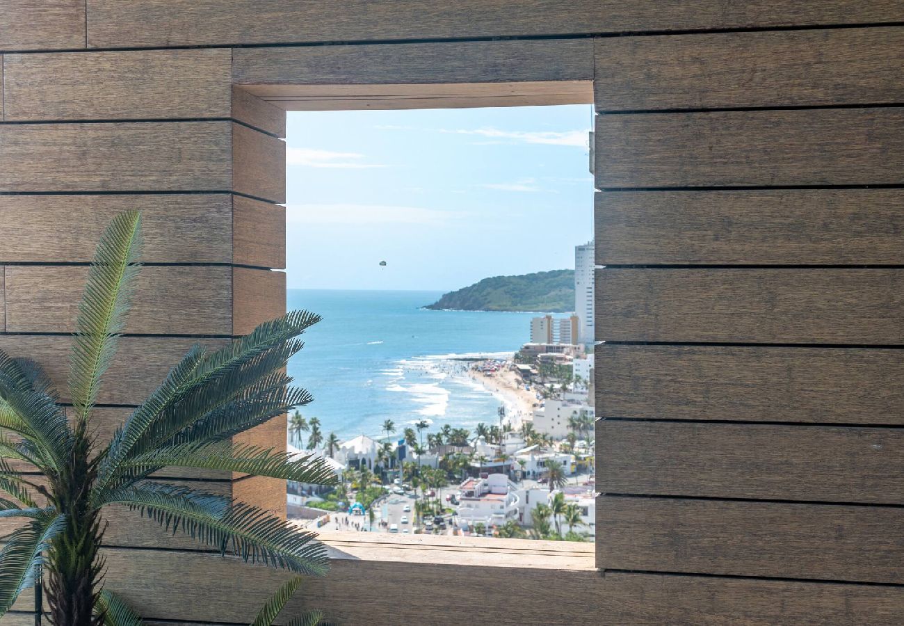 Apartment in Mazatlán - Piso 18 en Malecon con Vista al Mar 
