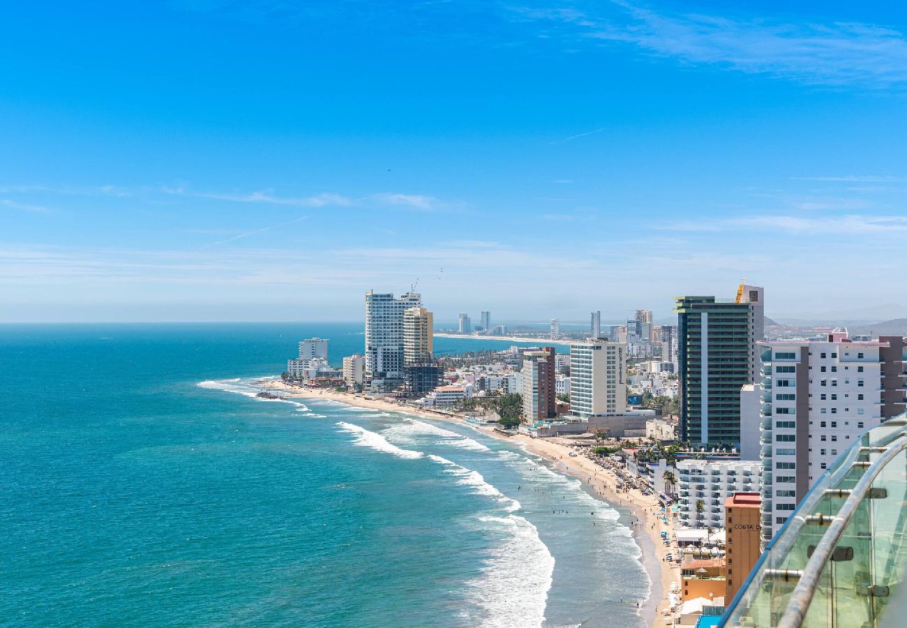 Apartment in Mazatlán - Hermosa Vista En Piso 23 En Camino Al Mar 