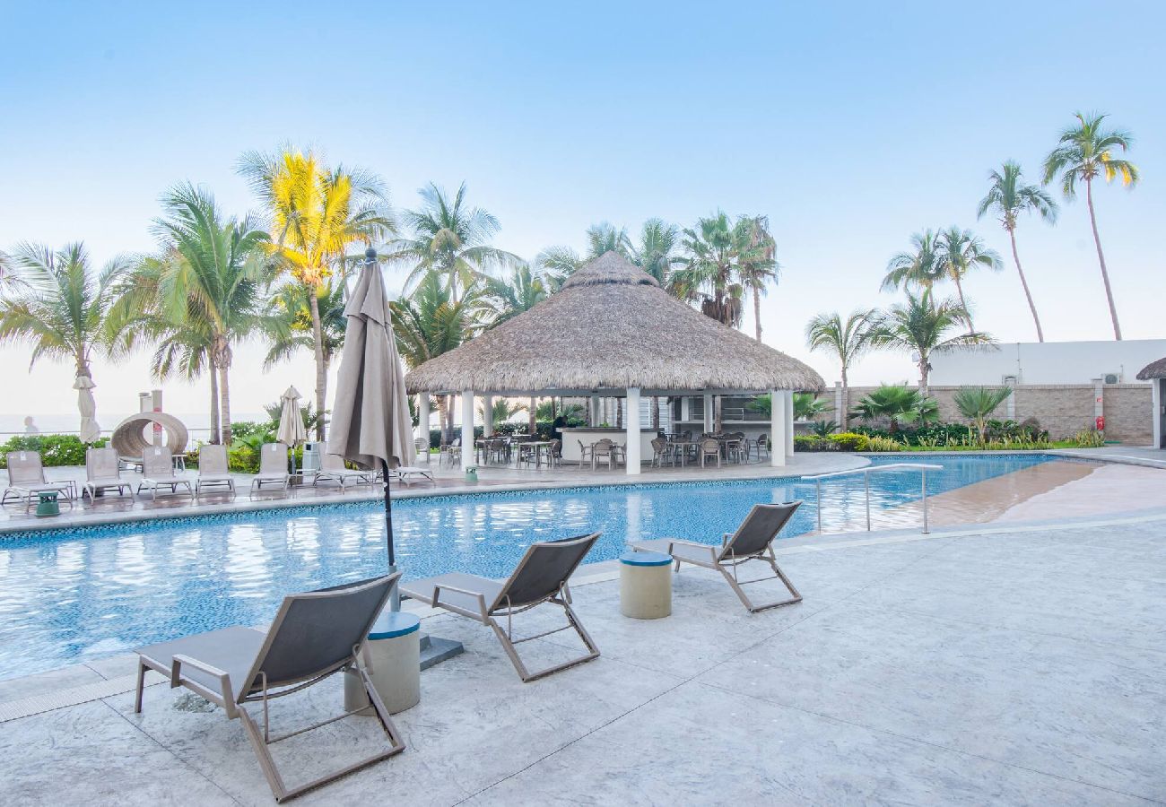 Apartment in Mazatlán - Hermosa Vista En Piso 23 En Camino Al Mar 