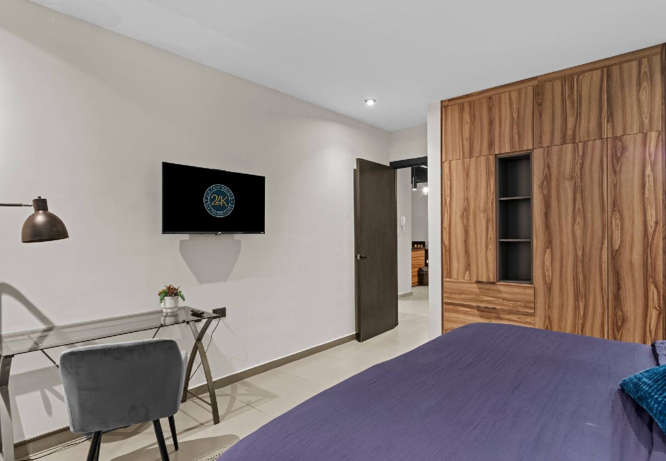 Apartment in Durango - Industrial Loft | King Bed & 2 Office Spaces 