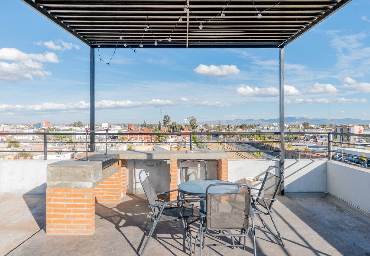 Apartment in Durango - Industrial Loft | King Bed & 2 Office Spaces 