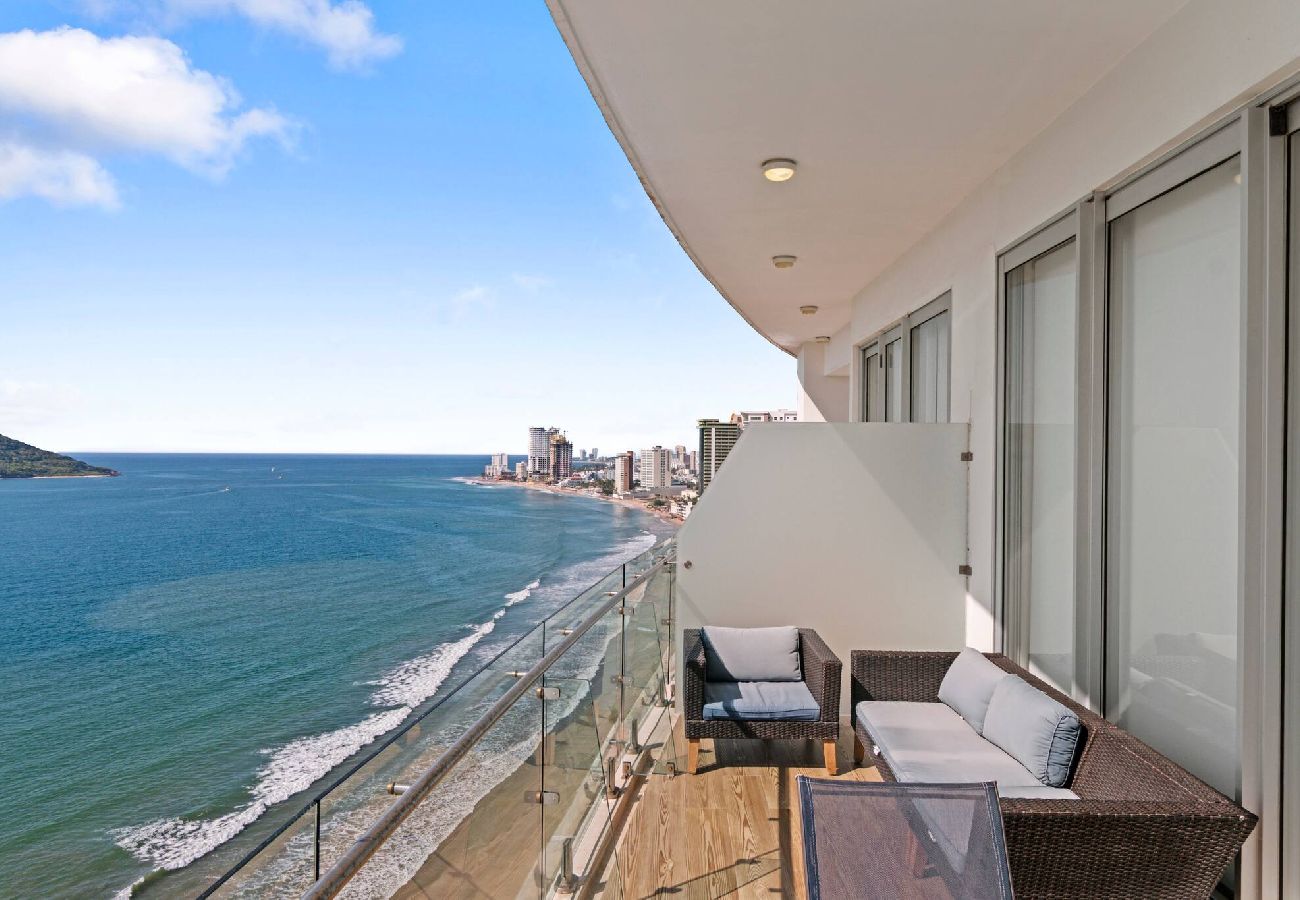 Apartment in Mazatlán - 15th Floor Camino al Mar | Beach Front | King Bed 