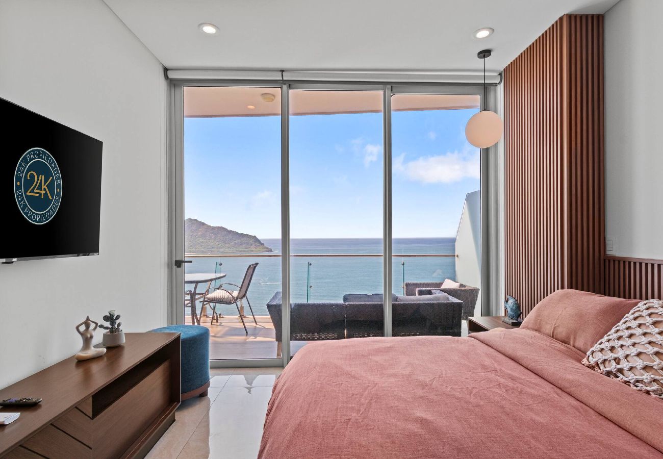 Apartment in Mazatlán - 15th Floor Camino al Mar | Beach Front | King Bed 