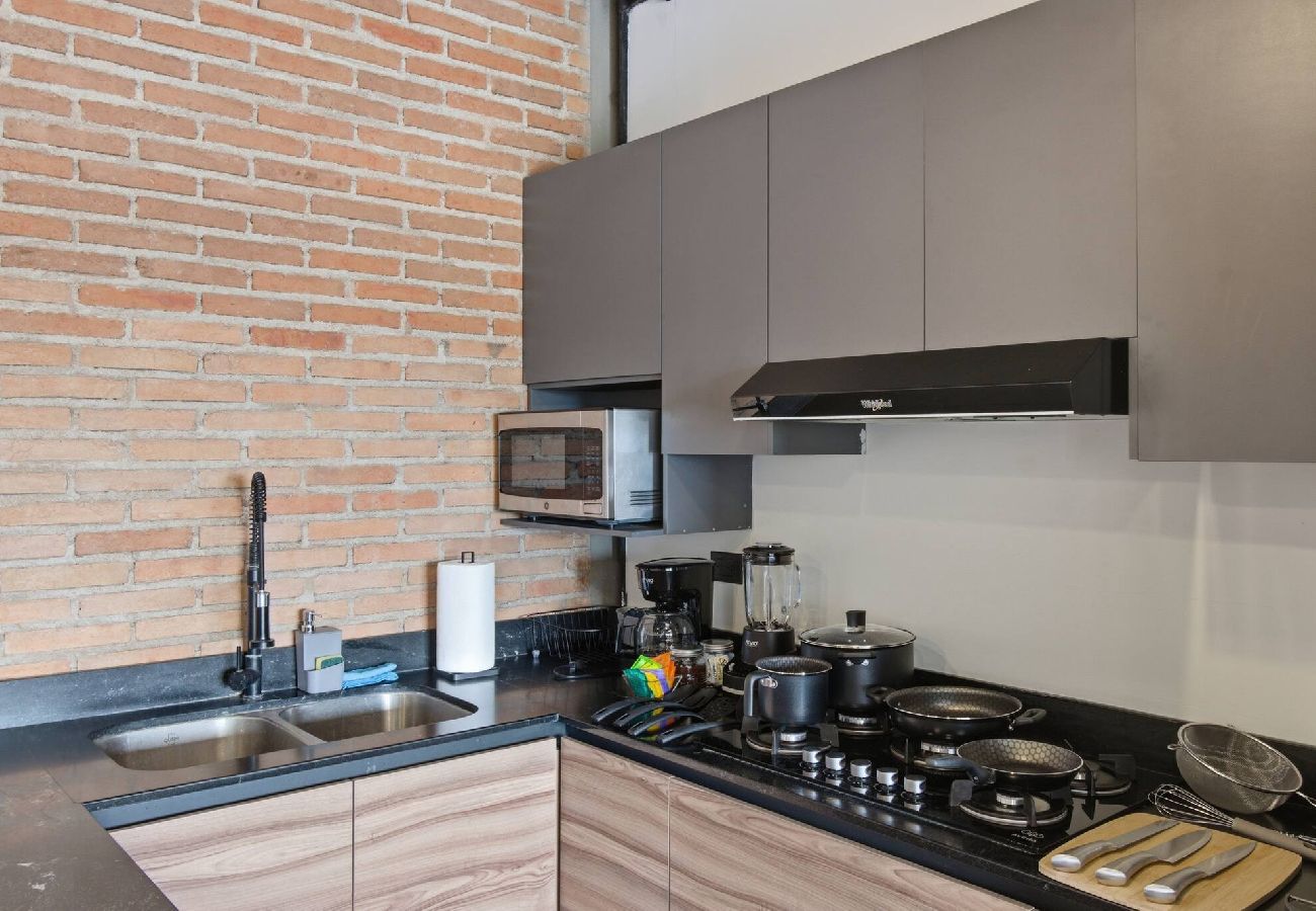 Apartment in Durango - Industrial Loft | 2 Queen Beds & Terrace 