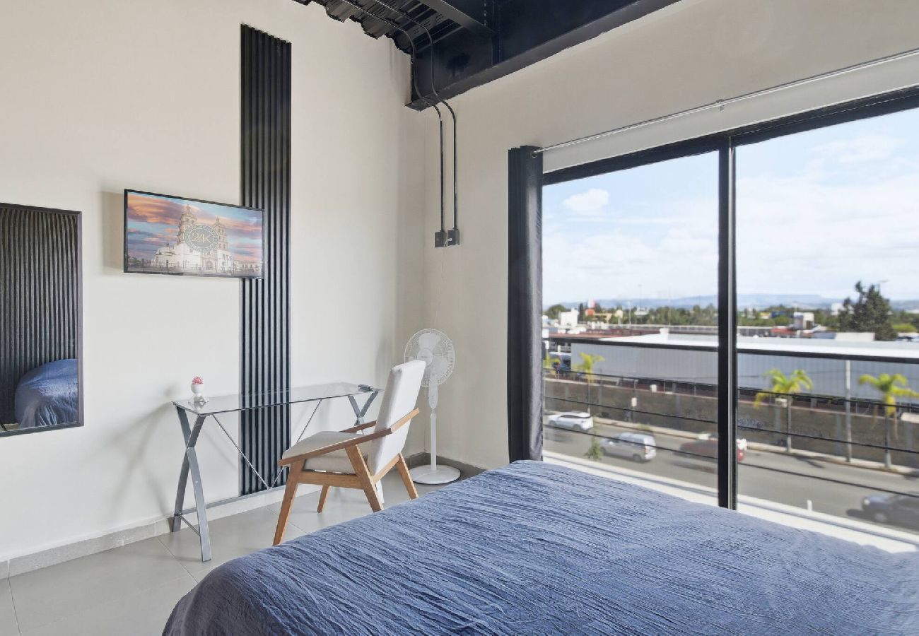Apartment in Durango - Industrial Loft | 2 Queen Beds & Terrace 