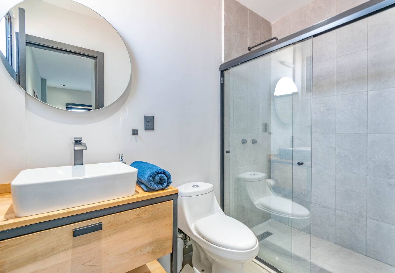 Apartment in Durango - Industrial Loft | 2 Queen Beds & Terrace 