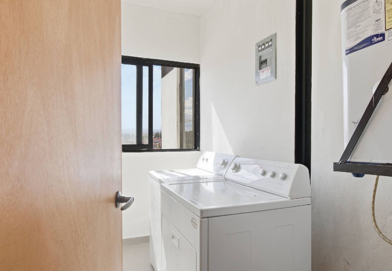 Apartment in Durango - Industrial Loft | 2 Queen Beds & Terrace 