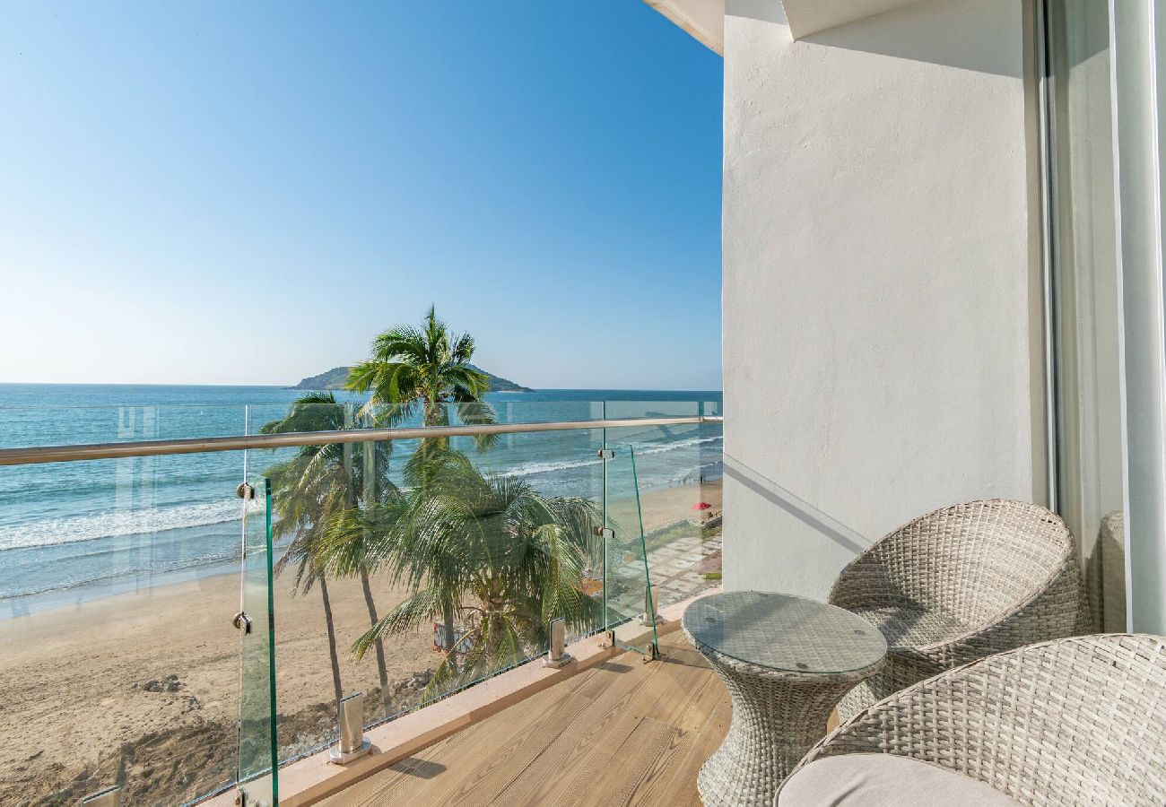 Apartment in Mazatlán - Lujoso Depa al Pie de la Playa 