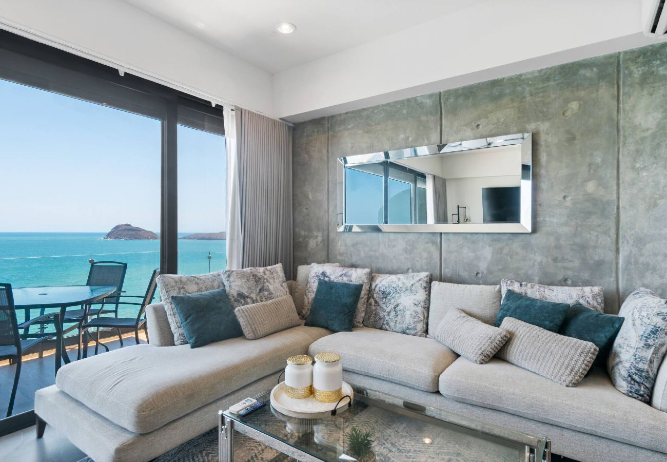 Apartment in Mazatlán - Ocean View - 2 King Size with Homeoffice Space 