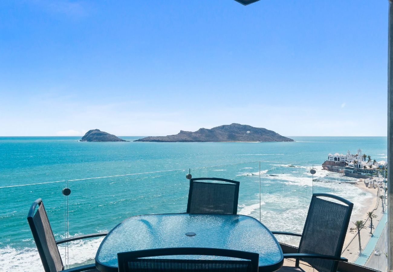 Apartment in Mazatlán - Ocean View - 2 King Size with Homeoffice Space 