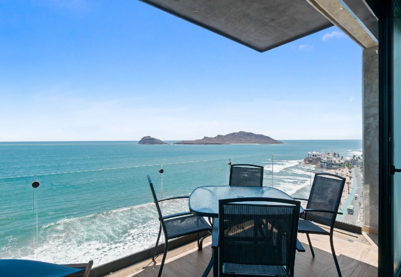 Apartment in Mazatlán - Ocean View - 2 King Size with Homeoffice Space 