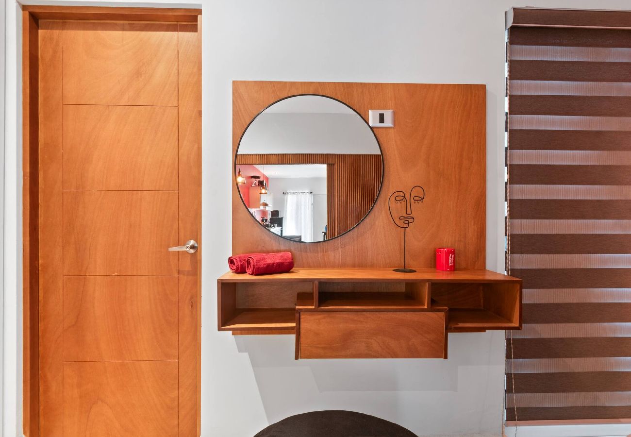 Apartment in Durango - Red Vibe Music Decor | King Bed + Parking + Office 