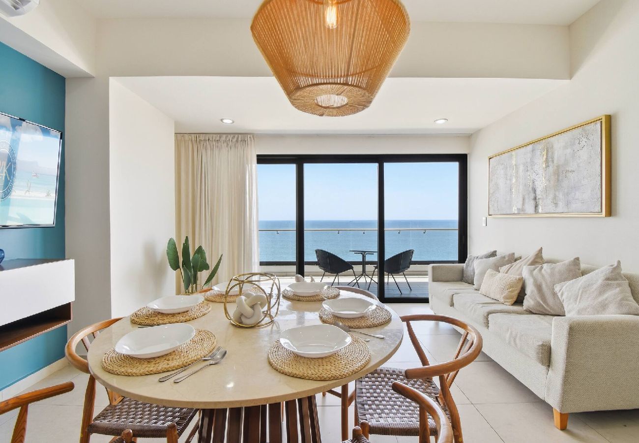 Apartment in Mazatlán - Altomare | Malecón | King Bed| 10th floor views 