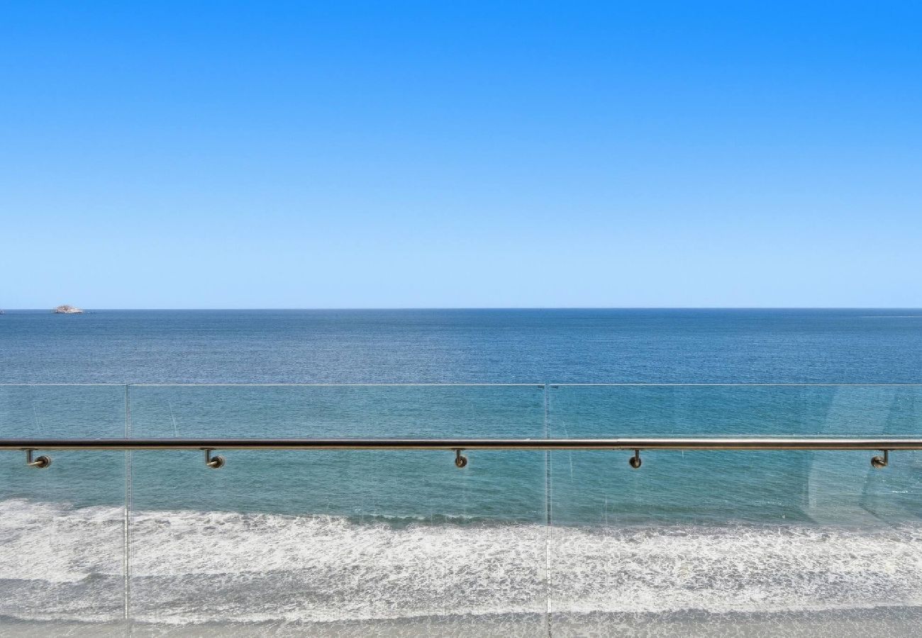 Apartment in Mazatlán - Altomare | Malecón | King Bed| 10th floor views 