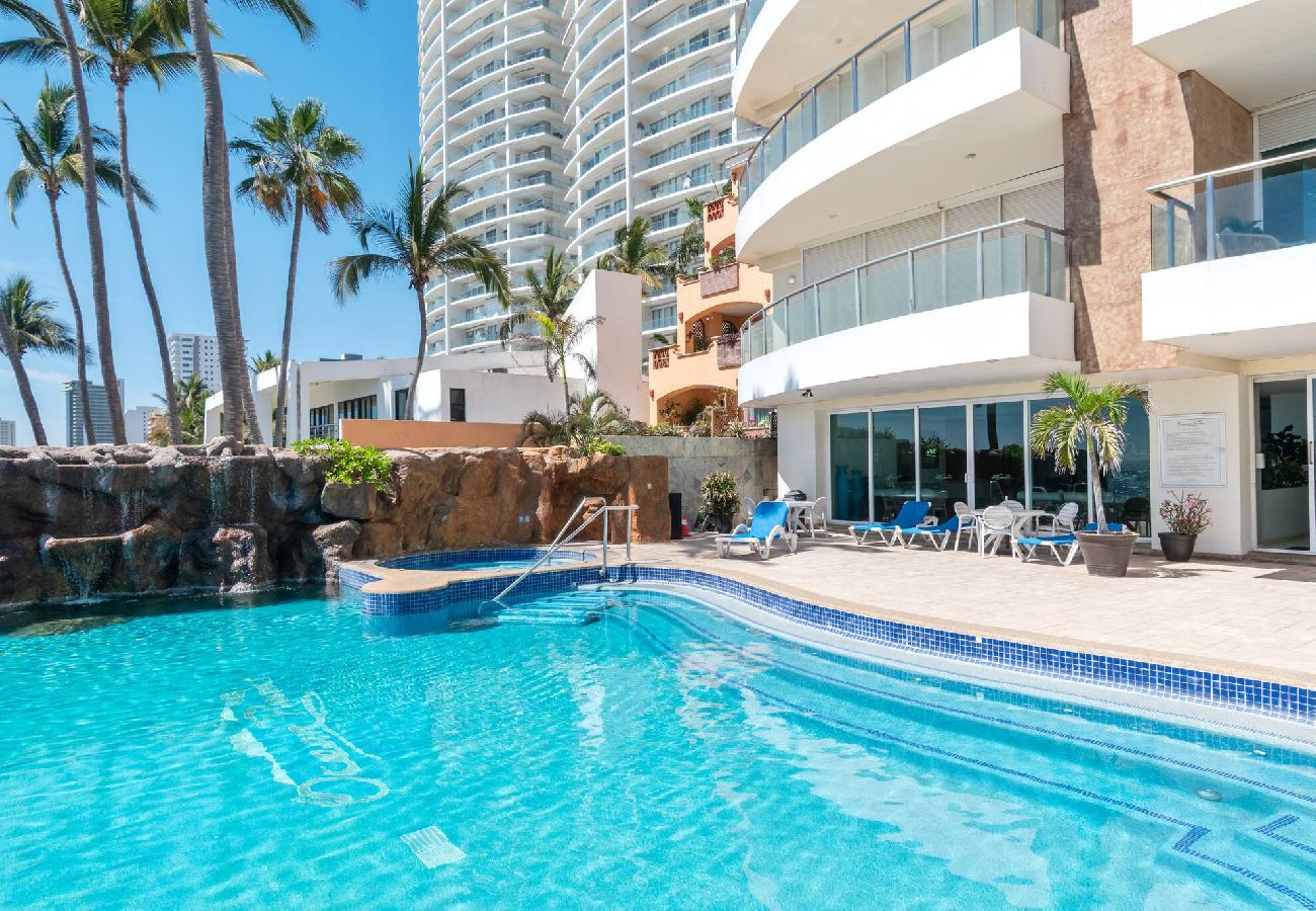 Apartment in Mazatlán - Hermosa Vista en Piso 23 a Pie de Playa 