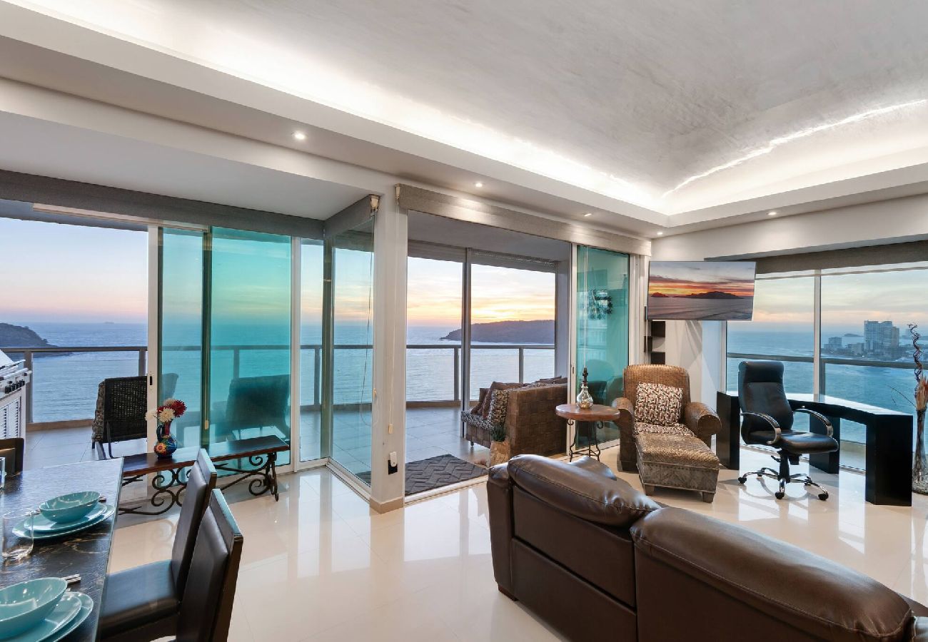 Apartment in Mazatlán - Hermosa Vista en Piso 23 a Pie de Playa 
