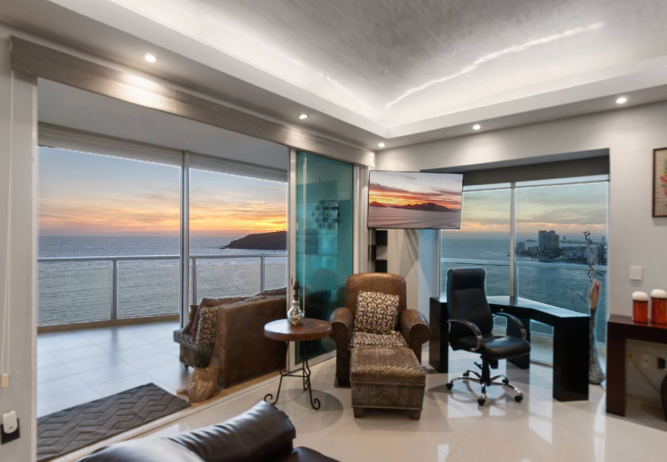 Apartment in Mazatlán - Hermosa Vista en Piso 23 a Pie de Playa 