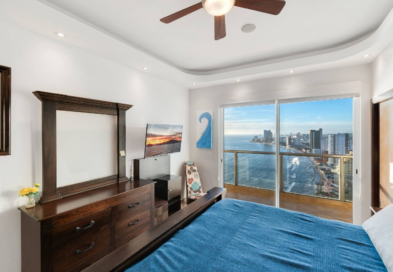 Apartment in Mazatlán - Hermosa Vista en Piso 23 a Pie de Playa 