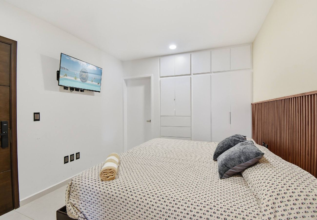 Apartment in Mazatlán - Malecon | New Lux Tower | Double King bed | Views 