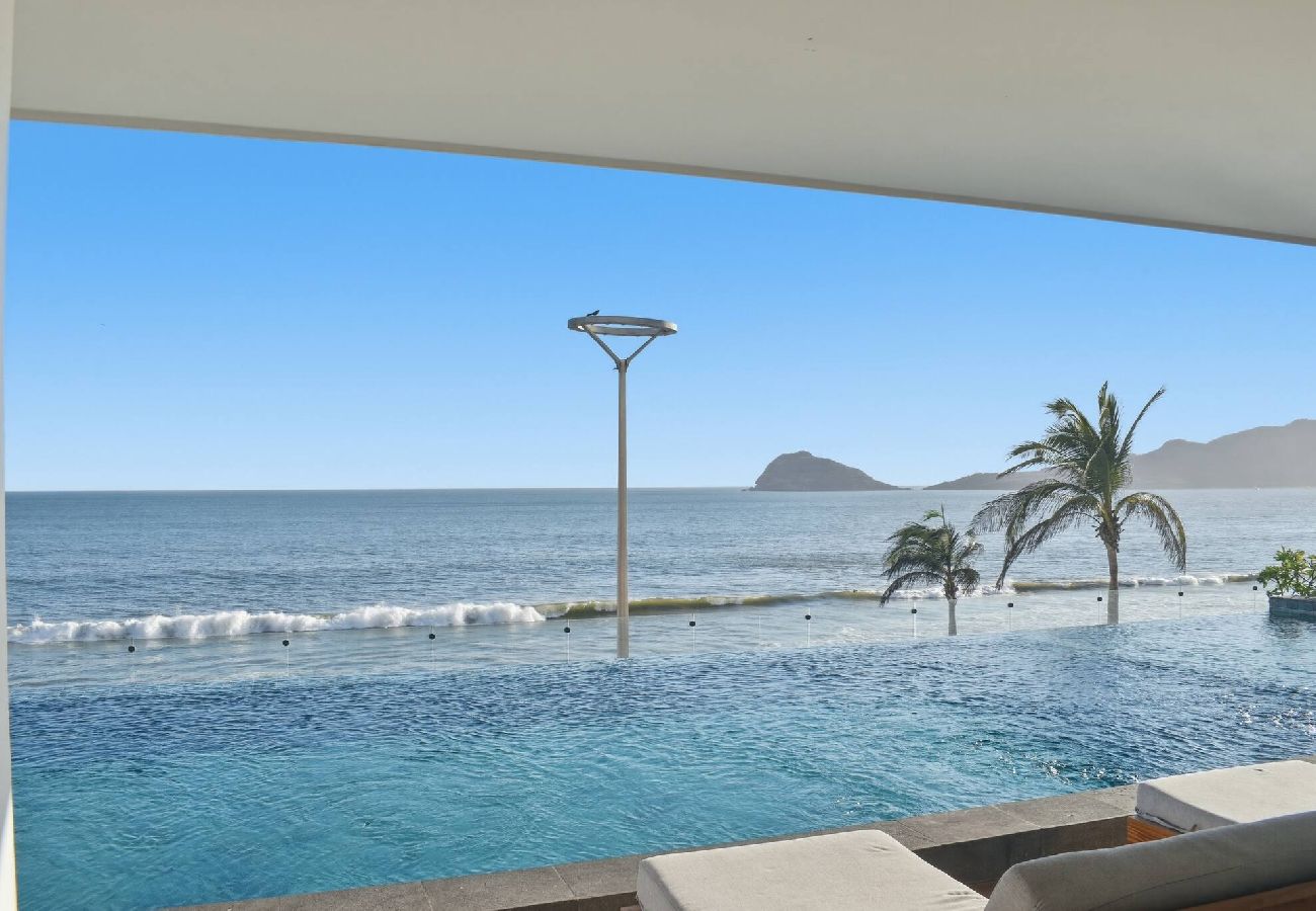 Apartment in Mazatlán - Malecon | New Lux Tower | Double King bed | Views 