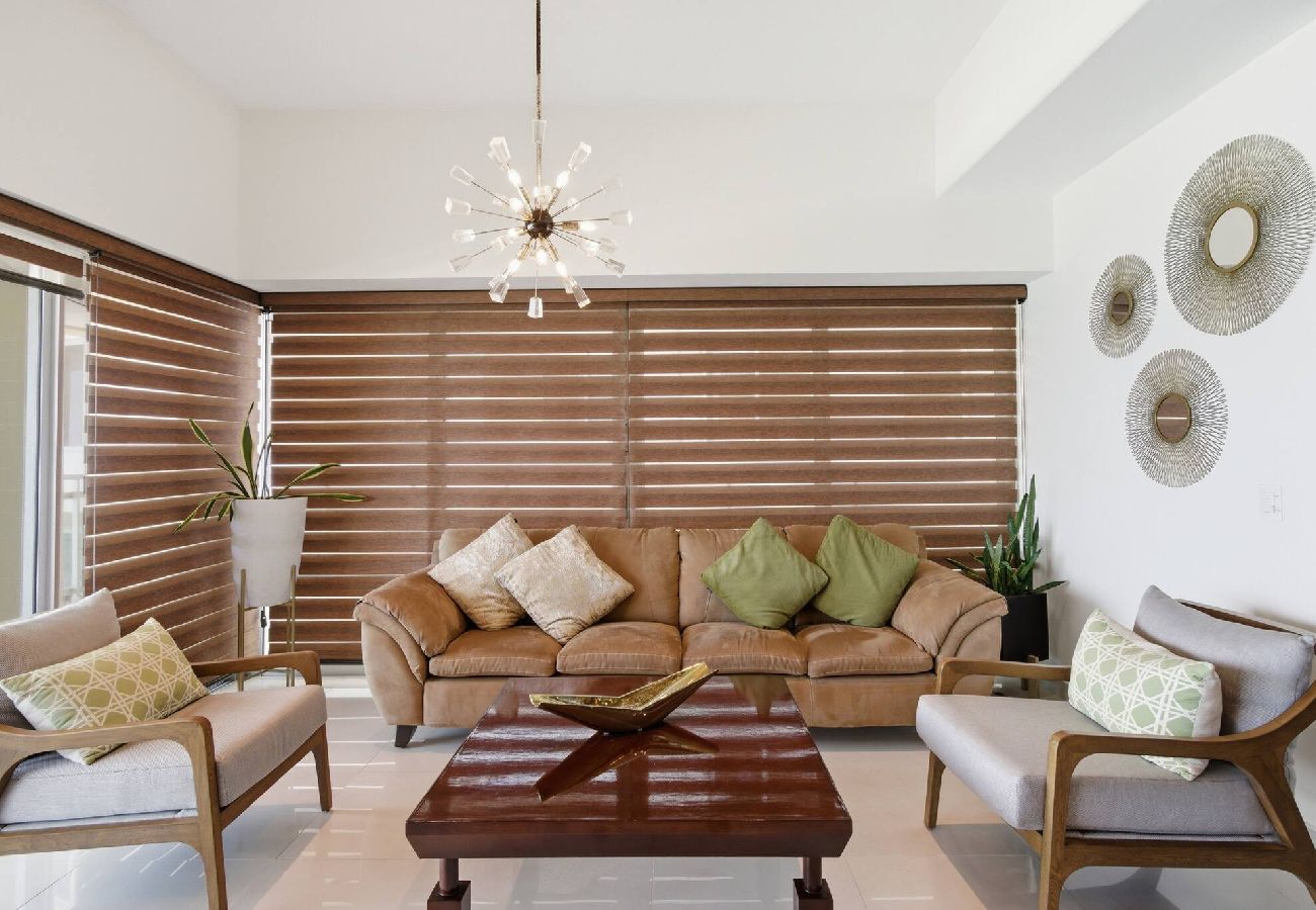 Apartment in Mazatlán - Gavias Golden | 3 Bedrooms, Beach, Pool & Gym 