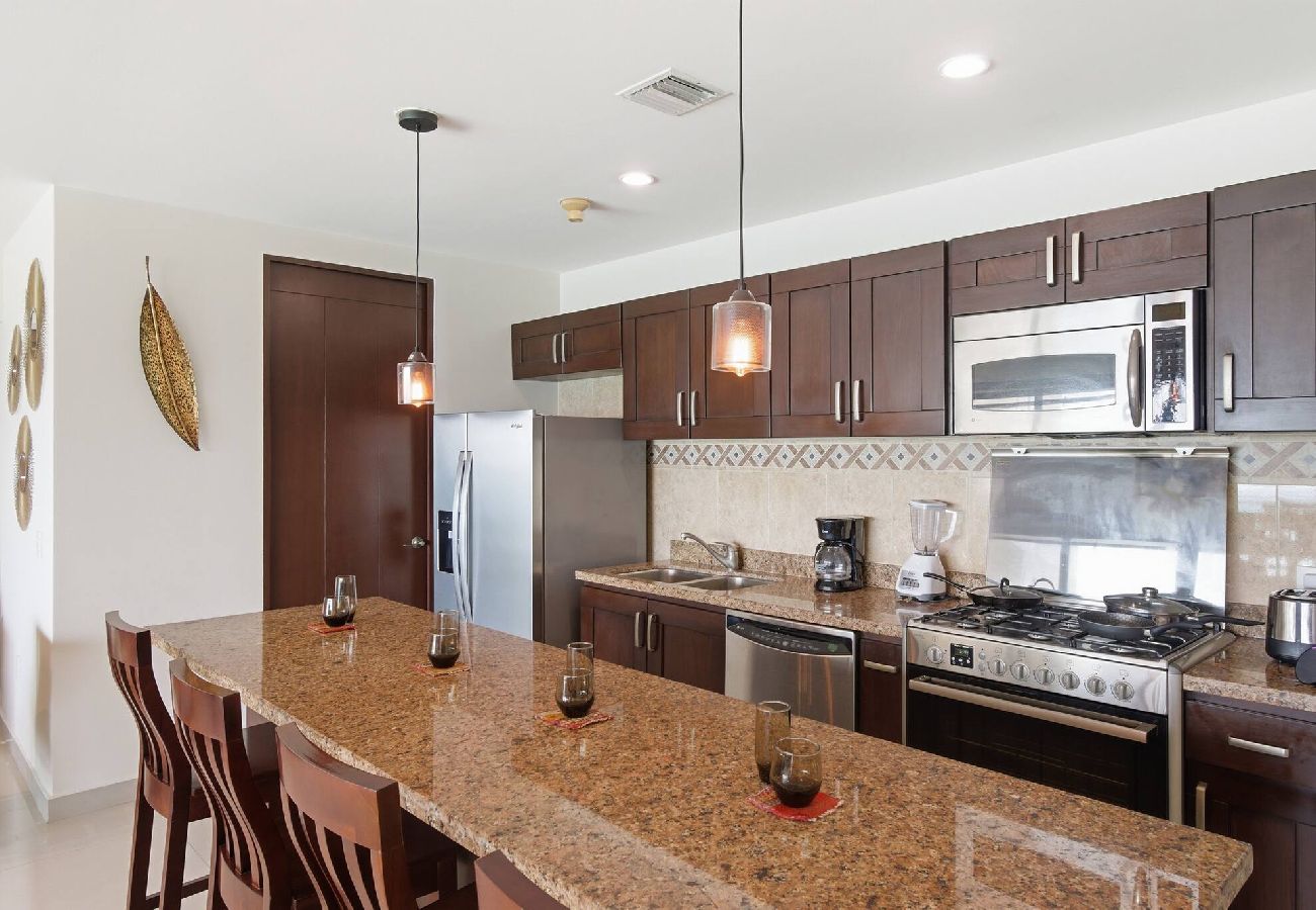 Apartment in Mazatlán - Gavias Golden | 3 Bedrooms, Beach, Pool & Gym 