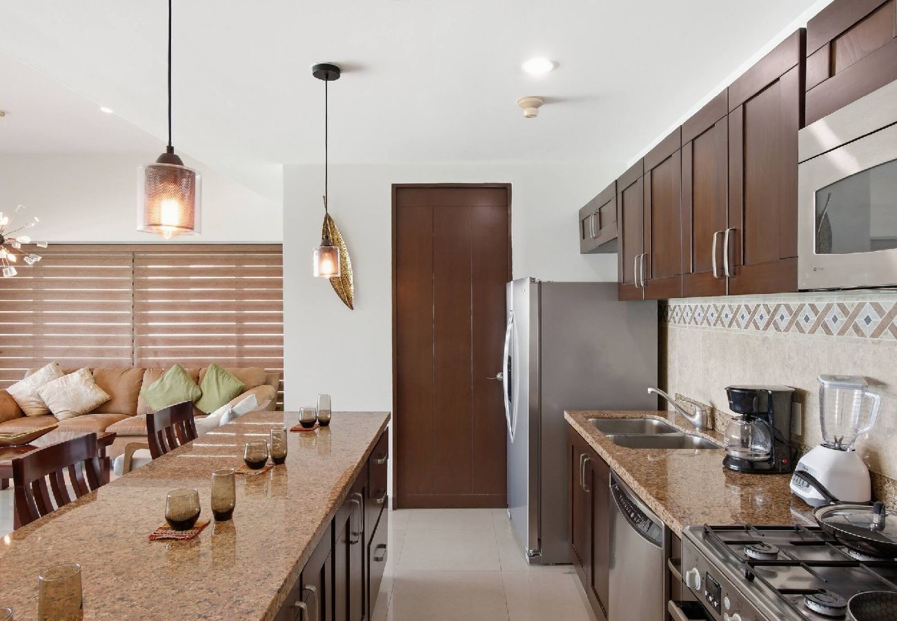 Apartment in Mazatlán - Gavias Golden | 3 Bedrooms, Beach, Pool & Gym 
