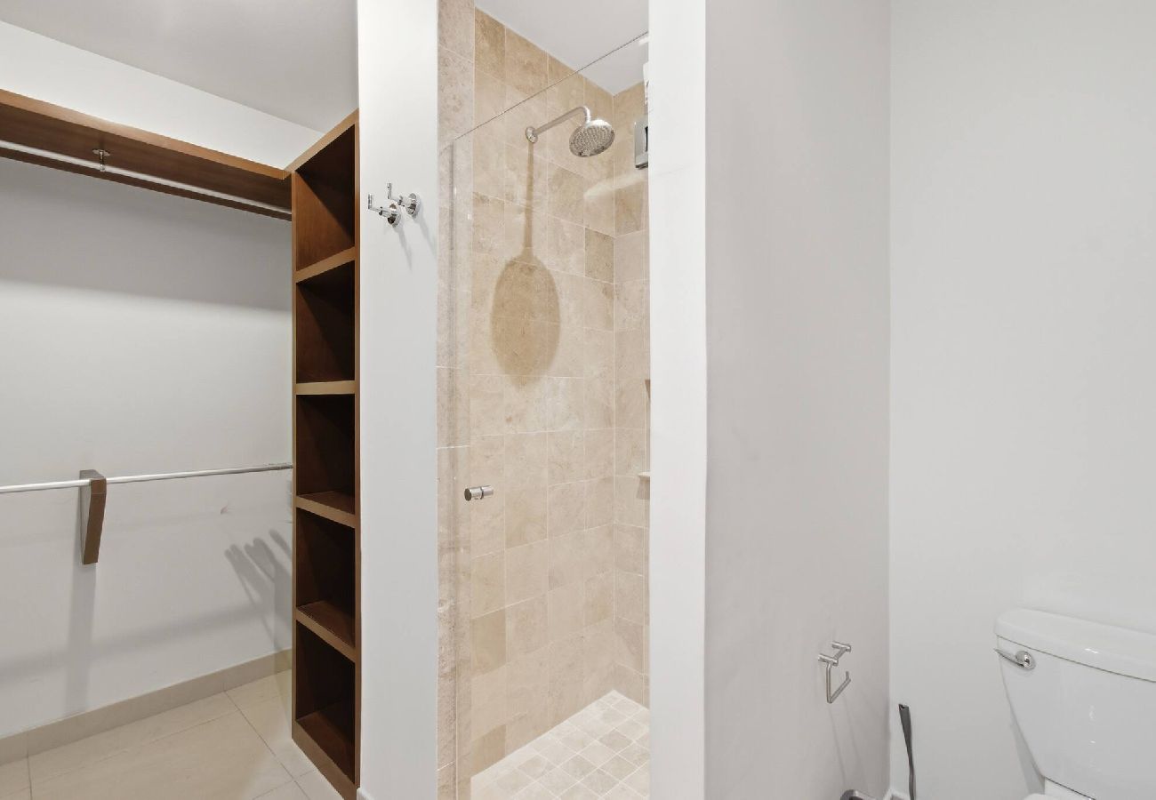 Apartment in Mazatlán - Gavias Golden | 3 Bedrooms, Beach, Pool & Gym 