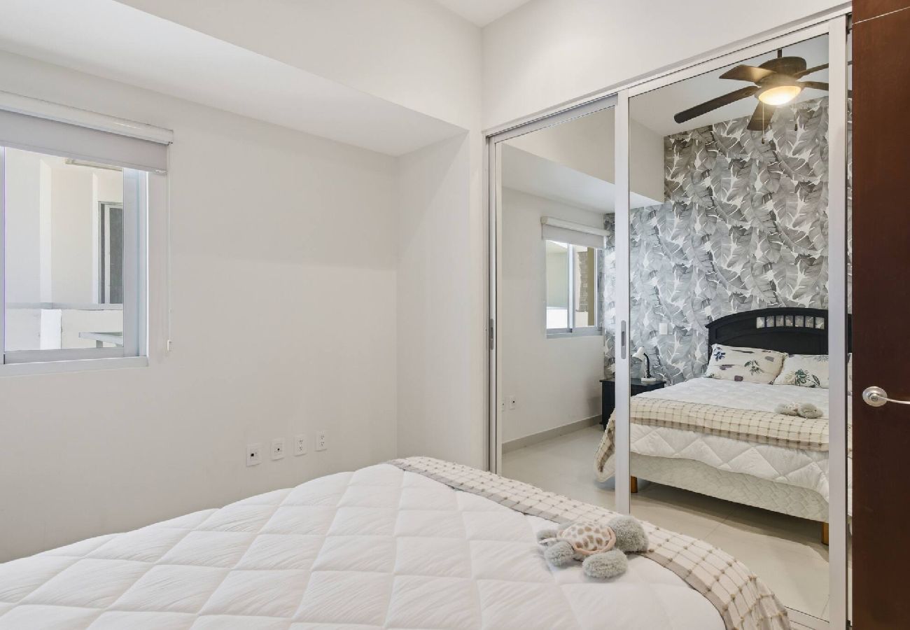 Apartment in Mazatlán - Gavias Golden | 3 Bedrooms, Beach, Pool & Gym 