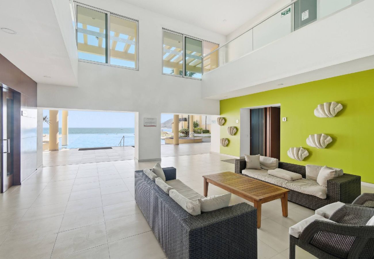 Apartment in Mazatlán - Gavias Golden | 3 Bedrooms, Beach, Pool & Gym 