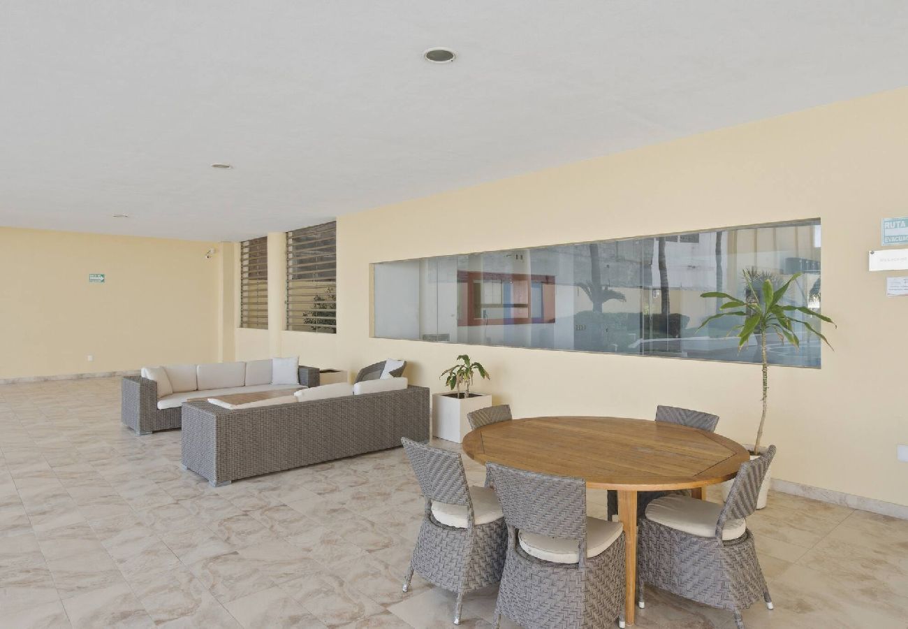 Apartment in Mazatlán - Gavias Golden | 3 Bedrooms, Beach, Pool & Gym 