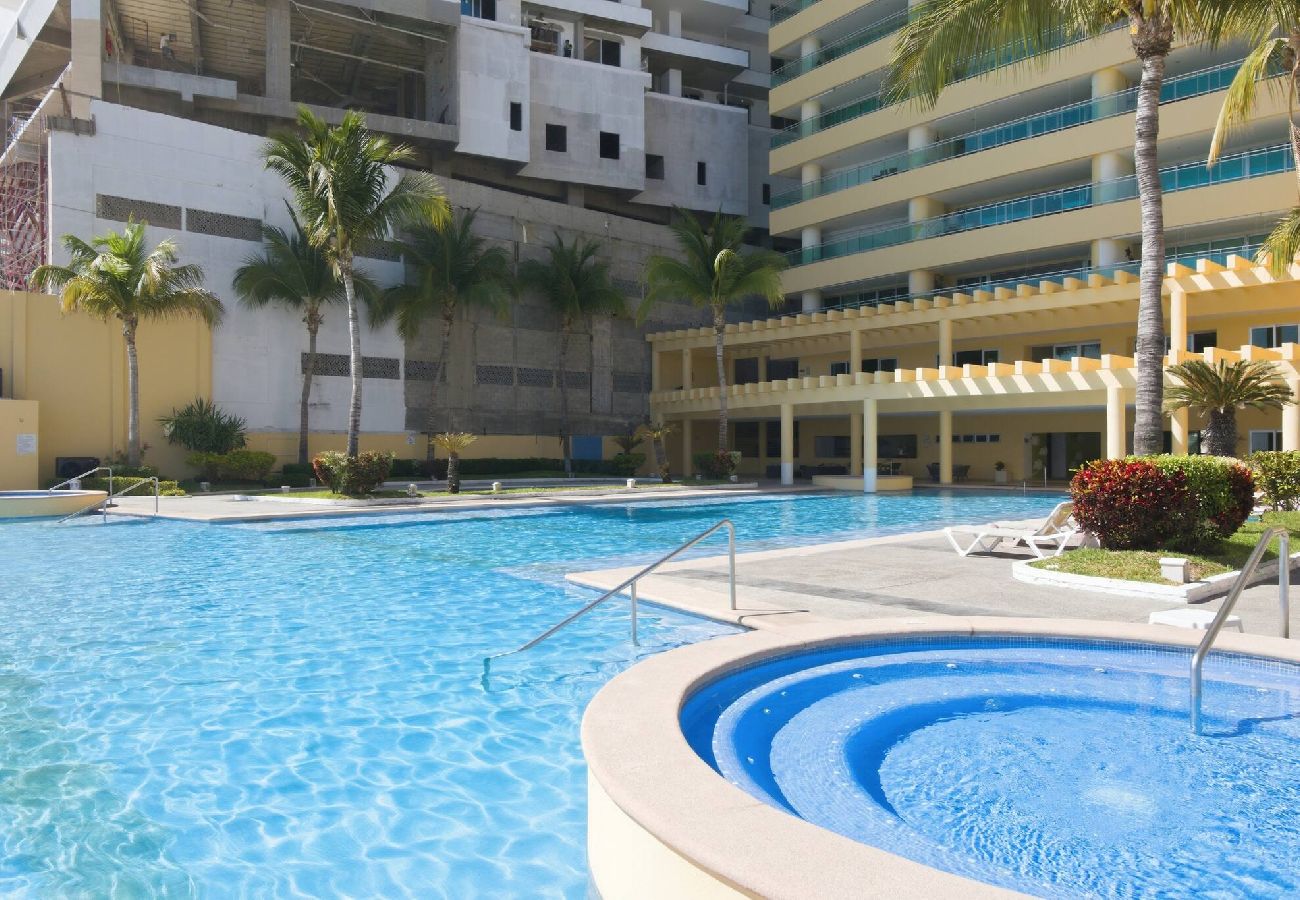 Apartment in Mazatlán - Gavias Golden | 3 Bedrooms, Beach, Pool & Gym 