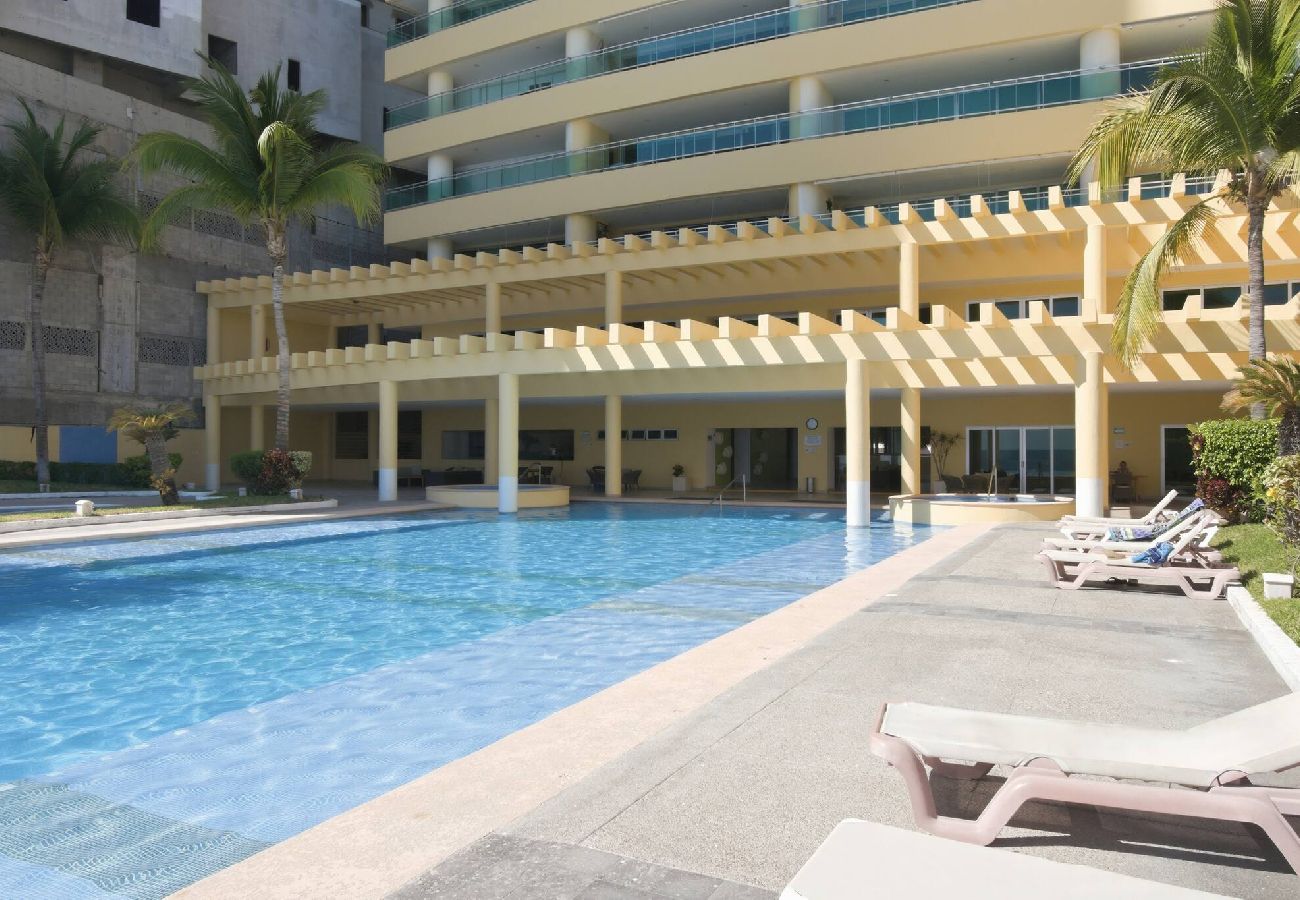 Apartment in Mazatlán - Gavias Golden | 3 Bedrooms, Beach, Pool & Gym 