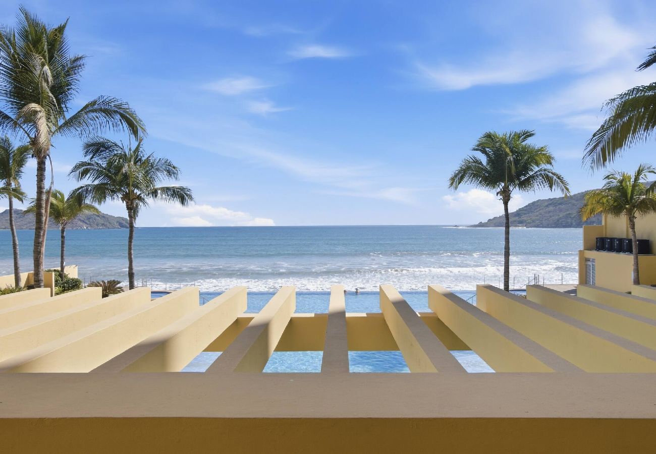 Apartment in Mazatlán - Gavias Golden | 3 Bedrooms, Beach, Pool & Gym 