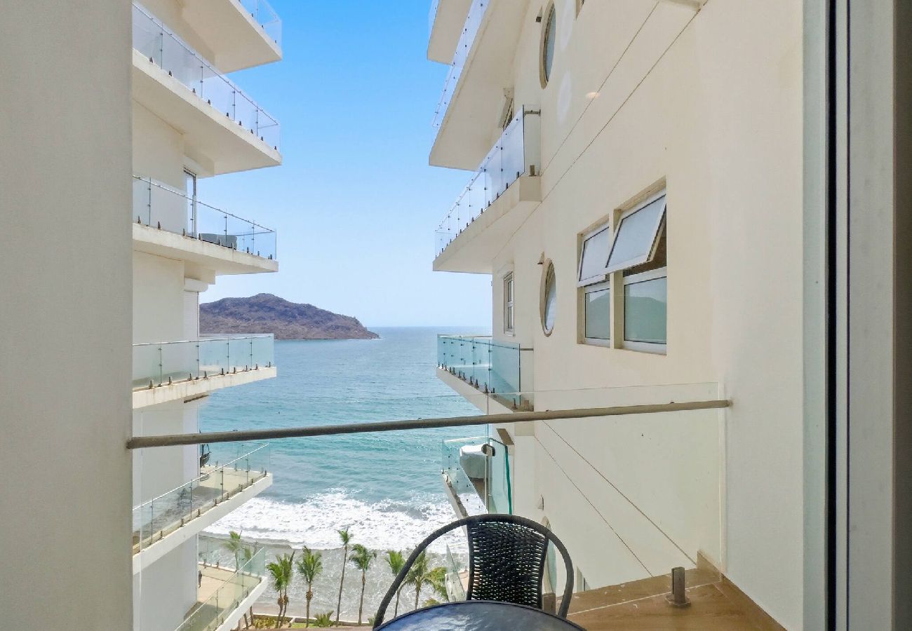 Apartment in Mazatlán - 9th Floor Camino al Mar | 3 King & Beach Access 