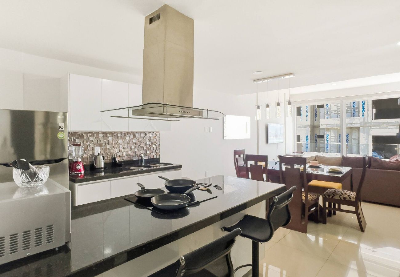 Apartment in Mazatlán - Pórtico | Malecón, Pool & Gym for 6 